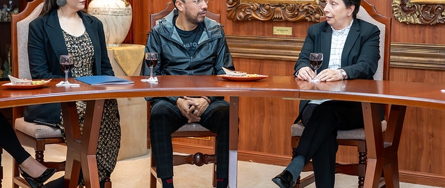 UTPL y Bienal de Cuenca firman convenio para impulsar el Congreso de las Nuevas Pedagogías del Arte Contemporáneo UTPL y Bienal de Cuenca firman convenio para impulsar el Congreso de las Nuevas Pedagogías del Arte Contemporáneo