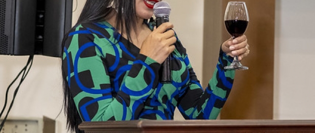 UTPL Escuela de Negocios reconoció el esfuerzo, dedicación y excelencia académica de sus mejores egresados.