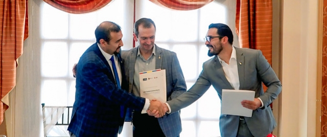 Firma del acuerdo interuniversitario. Loja, ciudad universitaria: destino académico por excelencia. Firma del acuerdo interuniversitario. Loja, ciudad universitaria: destino académico por excelencia.
