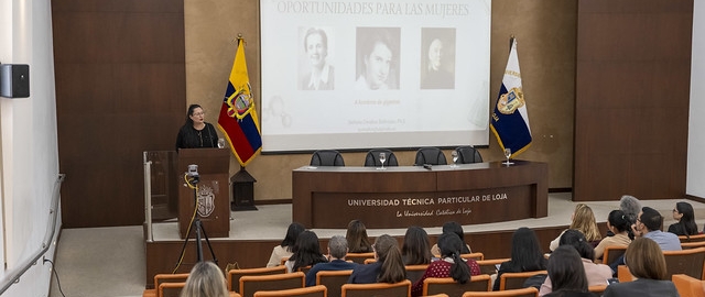 Conversatorio e inauguración de la exposición “Astrónomas” en UTPL