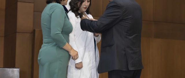 Imposición de Insignias – Carrera de Medicina