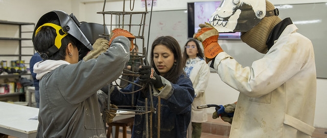 Reto Semestre Ascendere "Escultura utilitaria sobre la actividad agro-productiva de la Estación Agropecuaria de UTPL"