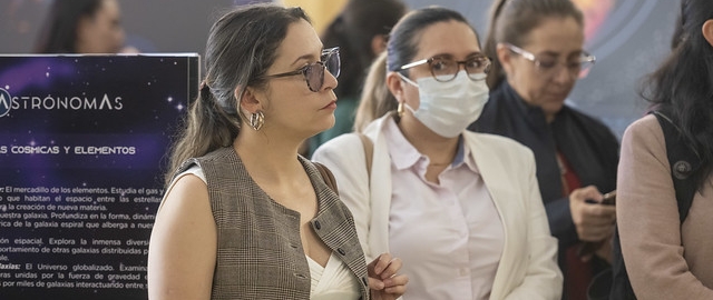 Conversatorio e inauguración de la exposición “Astrónomas” en UTPL