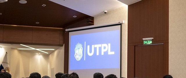 Investidura de estudiantes de primer ciclo de la carrera de Gastronomía UTPL