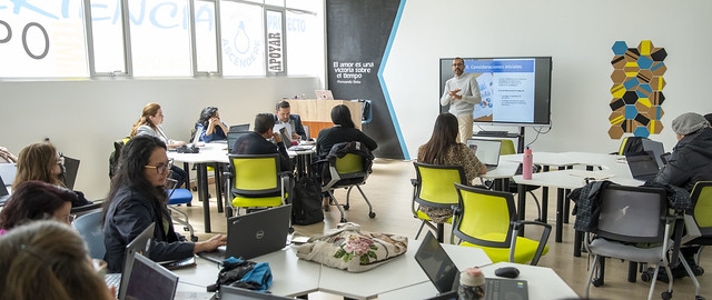 Curso de formación docente "Diseño y aplicación del Aprendizaje Basado en Proyectos en la docencia universitaria" Curso de formación docente "Diseño y aplicación del Aprendizaje Basado en Proyectos en la docencia universitaria"