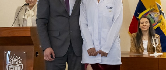 Estudiantes de Fisioterapia reciben sus mandiles