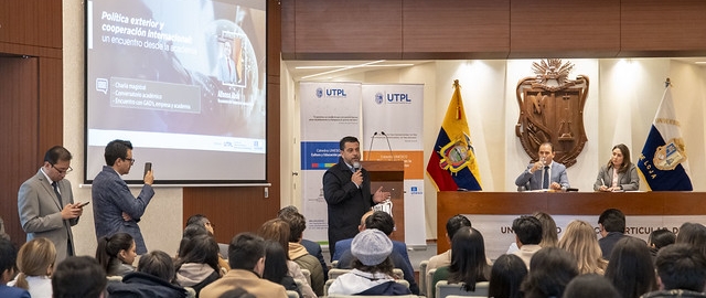 Política exterior y cooperación internacional con Viceministro de Cancillería Política exterior y cooperación internacional con Viceministro de Cancillería