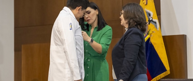 Imposición de mandiles a internos rotativos de la carrera de Nutrición y Dietética – Cohorte mayo 2025 / abril 2026