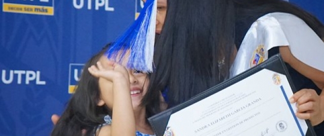 Nuevos profesionales de Galápagos recibieron su título