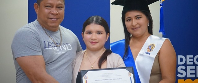 Nuevos profesionales de Galápagos recibieron su título Nuevos profesionales de Galápagos recibieron su título