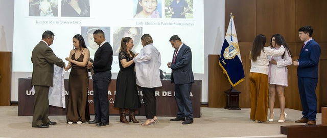 Ceremonia de imposición de mandiles a los estudiantes de 7mo ciclo de la carrera de Psicología Clínica