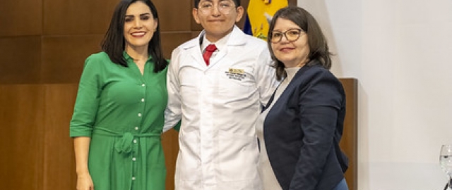 Imposición de mandiles a internos rotativos de la carrera de Nutrición y Dietética – Cohorte mayo 2025 / abril 2026