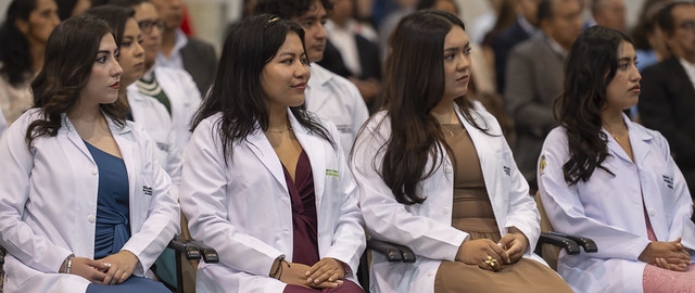 Imposición de Insignias – Carrera de Medicina