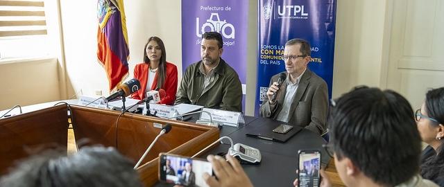 Firma de Convenio Específico de Cooperación Interinstitucional para adjudicación de becas y aplicación de descuentos entre el Gobierno Provincial de Loja y la Universidad Técnica Particular de Loja.