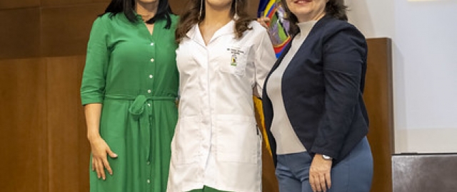 Imposición de mandiles a internos rotativos de la carrera de Nutrición y Dietética – Cohorte mayo 2025 / abril 2026