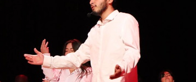 Carrera de Comunicación presentó la obra de teatro "Espejos" Carrera de Comunicación presentó la obra de teatro "Espejos"
