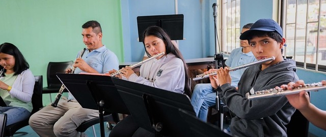 Primer encuentro de SINFIN UTPL y la Academia de música de Sol a Sol de Guayaquil