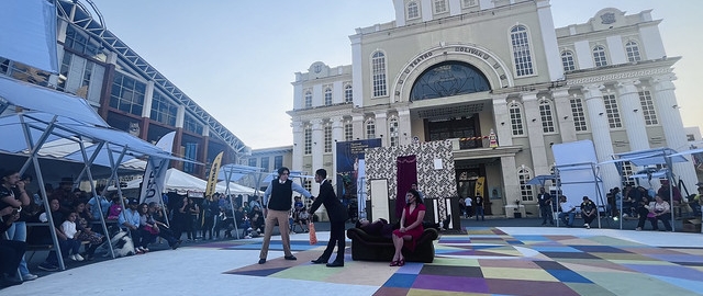 La UTPL participa en el Festival Internacional de Artes Vivas Loja con sus talentosos grupos de arte en la Plaza de la Cultura