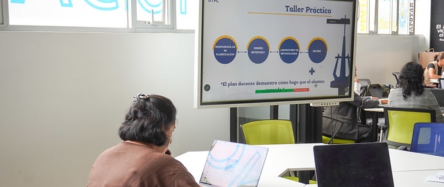 Hackaton académico para la elaboración de recursos educativos