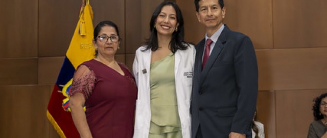 Imposición de Insignias – Carrera de Medicina Imposición de Insignias – Carrera de Medicina