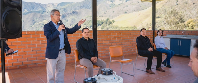 MAGAP entrega embriones bovinos y paquetes tecnológicos a UTPL MAGAP entrega embriones bovinos y paquetes tecnológicos a UTPL