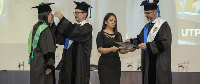 Acto Solemne de Inauguración del Año Académico 2019 - 2020 e Incorporación de nuevos doctores al Claustro UTPL Acto Solemne de Inauguración del Año Académico 2019 - 2020 e Incorporación de nuevos doctores al Claustro UTPL