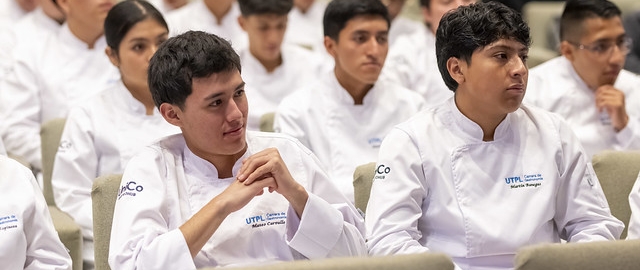 Investidura de estudiantes de primer ciclo de la carrera de Gastronomía UTPL Investidura de estudiantes de primer ciclo de la carrera de Gastronomía UTPL