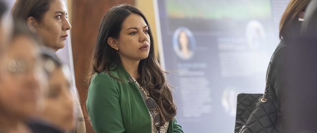 Conversatorio e inauguración de la exposición “Astrónomas” en UTPL