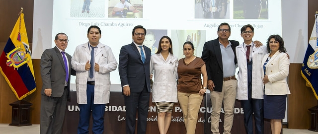 Ceremonia de imposición de mandiles a los estudiantes de 7mo ciclo de la carrera de Psicología Clínica