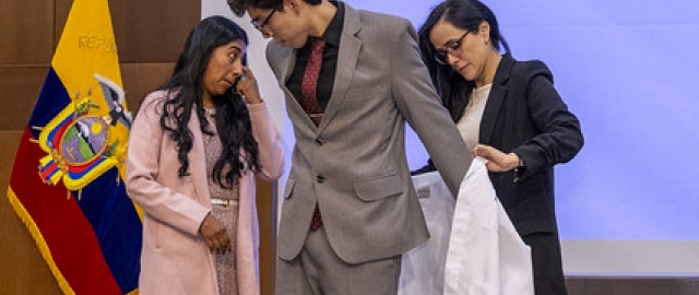 Imposición de mandiles a estudiantes de Fisioterapia