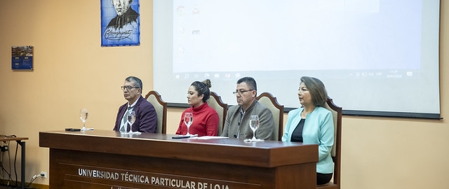 Presentación de proyectos y resultados de iniciativas de vinculación con la sociedad.