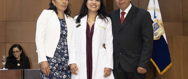 Imposición de Insignias – Carrera de Medicina Imposición de Insignias – Carrera de Medicina