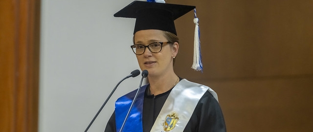 Homenaje a mejores estudiantes UTPL 2025