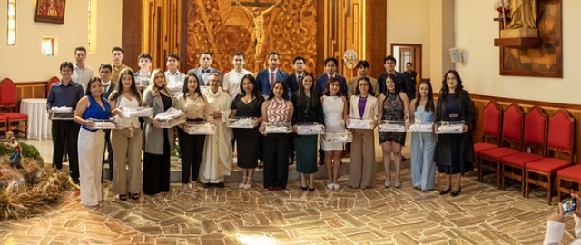 Imposición de mandiles | Carrera de Bioquímica y Farmacia