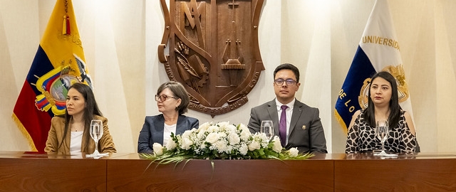 Estudiantes de Fisioterapia reciben sus mandiles