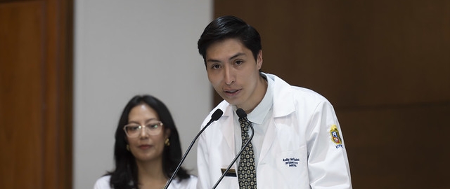 Imposición de Insignias – Carrera de Medicina