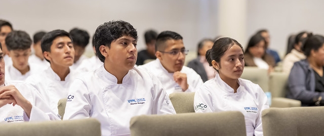 Investidura de estudiantes de primer ciclo de la carrera de Gastronomía UTPL Investidura de estudiantes de primer ciclo de la carrera de Gastronomía UTPL