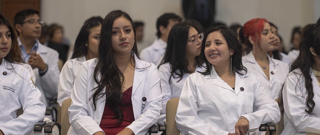 Ceremonia de imposición de mandiles a los estudiantes de 7mo ciclo de la carrera de Psicología Clínica