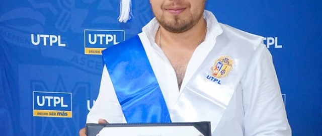 Nuevos profesionales de Galápagos recibieron su título Nuevos profesionales de Galápagos recibieron su título