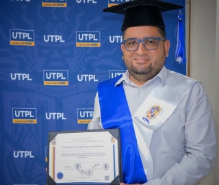 Nuevos profesionales de Galápagos recibieron su título Nuevos profesionales de Galápagos recibieron su título