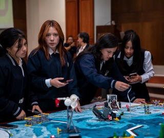 FIRST LEGO en el Innova Fest UTPL FIRST LEGO en el Innova Fest UTPL