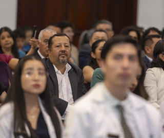 Imposición de Insignias – Carrera de Medicina