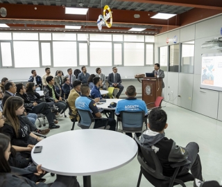 Presentación del libro "Seguridad, Paz y Desarrollo" de César Ulloa