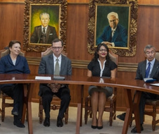 Designación y posesión de Directora General de Vinculación con la Sociedad Designación y posesión de Directora General de Vinculación con la Sociedad