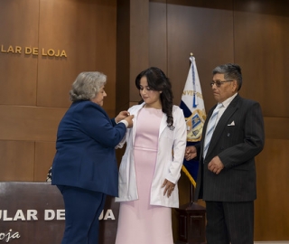 Imposición de Insignias – Carrera de Medicina