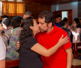 Renovando el amor: encuentro de parejas y matrimonios