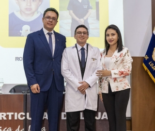 Imposición de mandiles a estudiantes de Fisioterapia