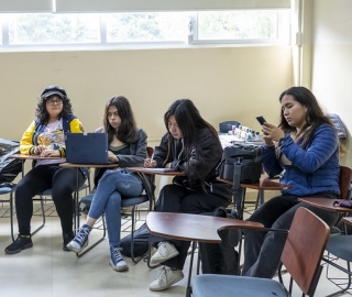 Aldea Global: La internacionalización de la práctica artística dictado por el docente Óscar Verde, de la Universidad Autónoma de México Aldea Global: La internacionalización de la práctica artística dictado por el docente Óscar Verde, de la Universidad Autónoma de México