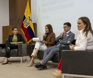 Café Científico UTPL | Innovación y Emprendimiento en el Derecho. Café Científico UTPL | Innovación y Emprendimiento en el Derecho.