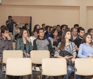 Estudiantes de la carrera de Economía debaten implicaciones de la Carta de Intención con el FMI Estudiantes de la carrera de Economía debaten implicaciones de la Carta de Intención con el FMI